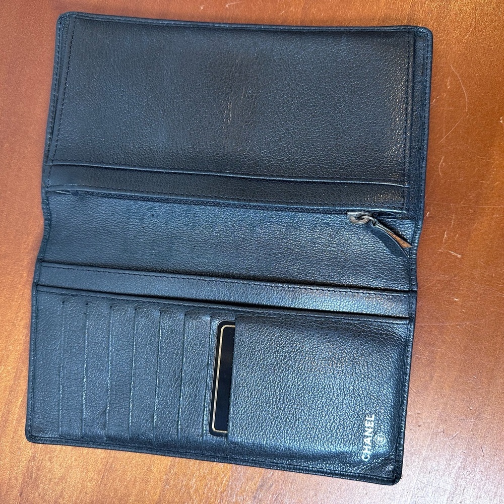 Chanel Black Camellia Wallet - Picture 5 of 9